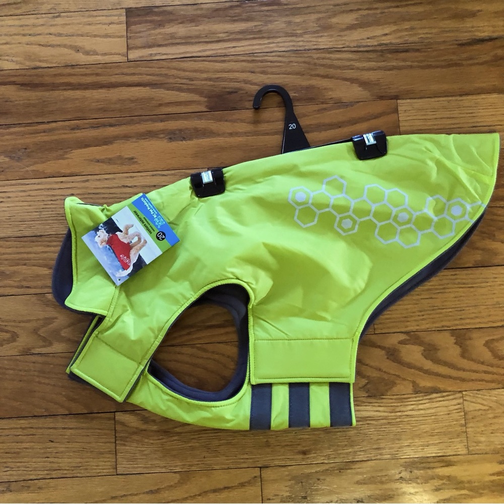 RC Venture Outerwear Dog Coat - NWT - Lime   Size 20 - Great colour for walking